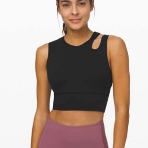Lululemon Mastered motion cropped tank size 8